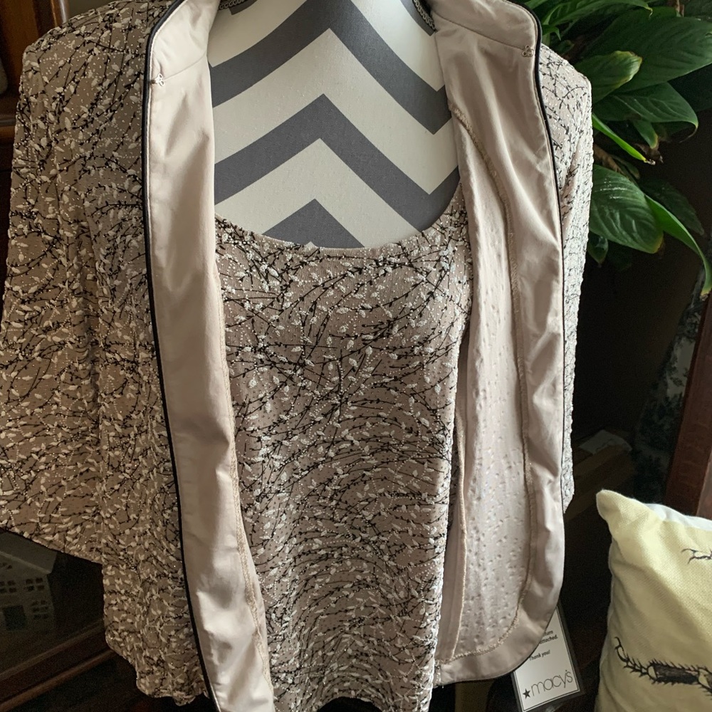 NWT Alex Evenings Woman 2 piece set. Jacket & sleeveless shell.